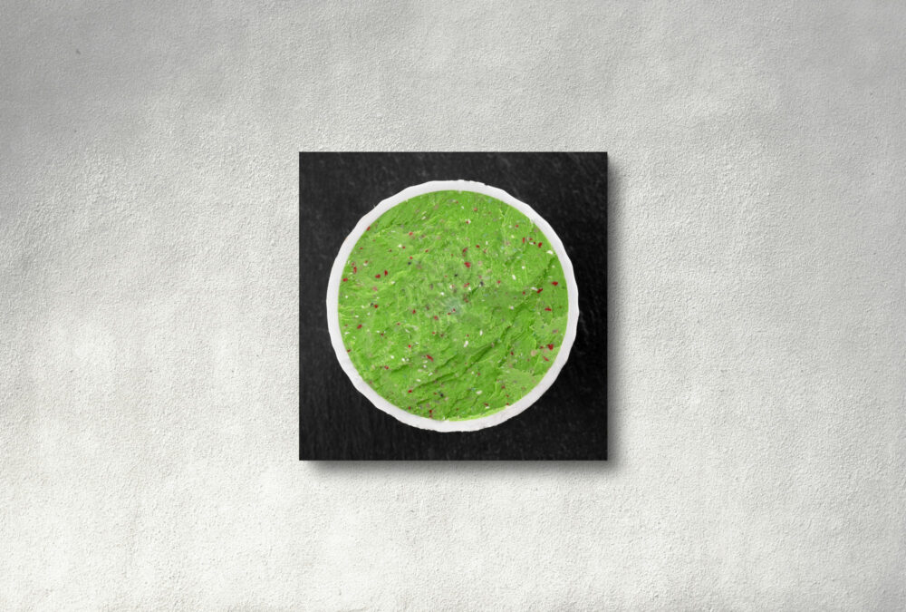 Fineartprint eines halbierten giftgrünen Golfballs